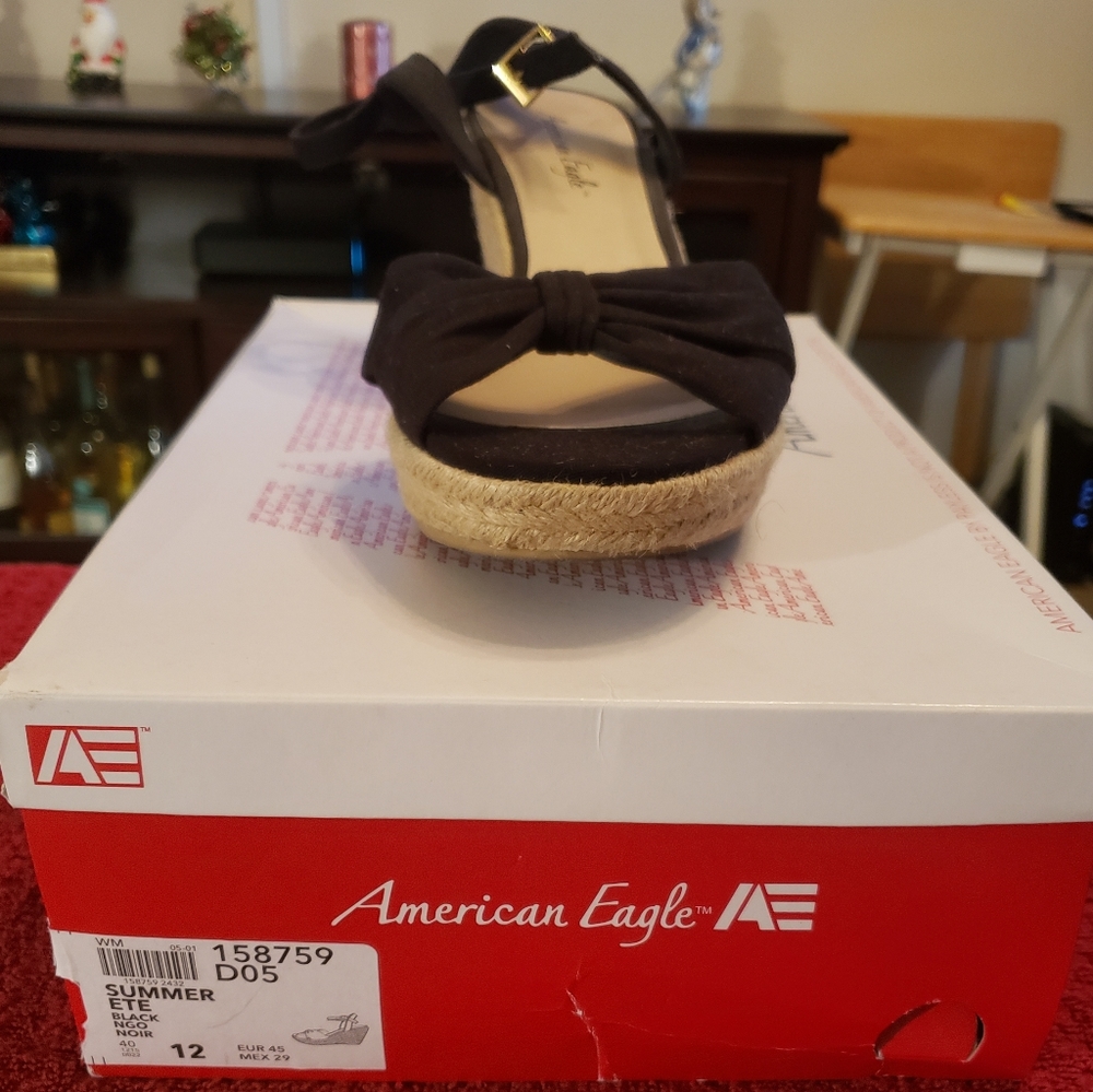Black wedge shoe